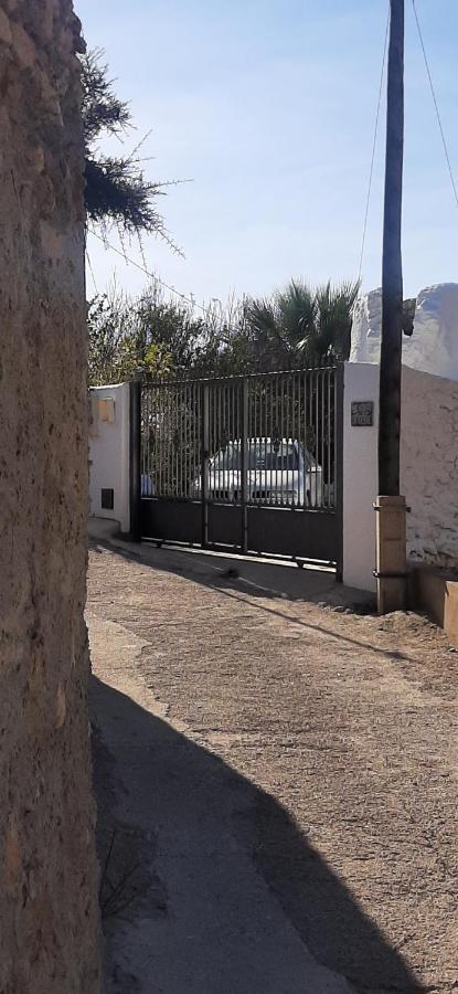 Cortijo Ferre, A Los Pies Del Castillo La Atalaya De Нихар Экстерьер фото